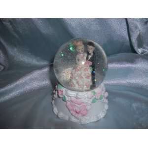  Bride & Groom Snow Globe