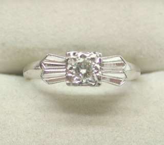 On Antique or Vintage secondhand rings we do not have a colour 