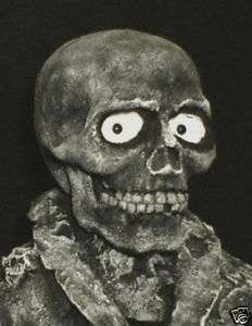 HAUNTED Skull Bust EYES FOLLOW YOU Statue Sculpture  