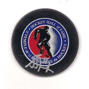 Signed Grant Fuhr Hockey Puck   Hall Of Fame  Sports 