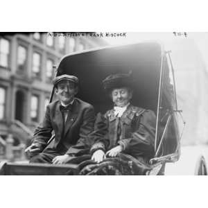   22/09. photo Miss J. Suffern and Frank Hiscock, in carriage, New York