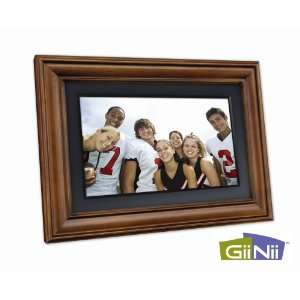  GiiNii 7 Inch Digital Picture frame in Stained Pine Frame 