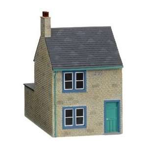  NEW HORNBY SKALEDALE R8753 SMALL STONE COTTAGE Toys 