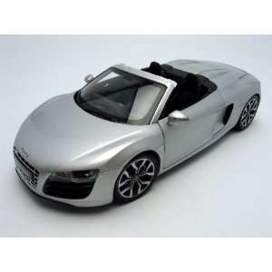  Audi R8 V10 5.2 FSI Spyder Silver 118 Kyosho Toys 