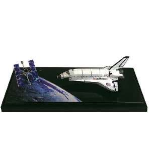   NASA Space Shuttle Discovery with Hubble Space Telescope Toys & Games