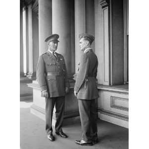  1925 photo Gen. James E. Fechet & Capt. Ira C. Eaker in 
