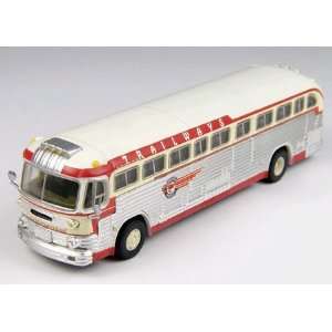   HO GMC PD 4103 Trailways Bus   Destination San Francisco Toys & Games