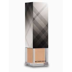  Burberry Sheer Foundation   Trench No.05 New in Box 1 Oz 