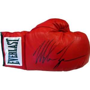  Boxing Glove (Online Authentics)   Autographed Boxing Gloves Sports