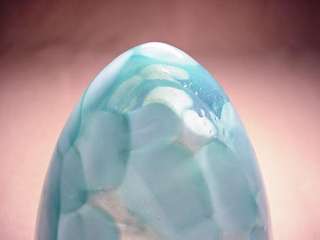 SUSAN ANTON INTAGLIO SIGNED BLUE/WHITE EGG SHAPED MOTTLED ART GLASS 