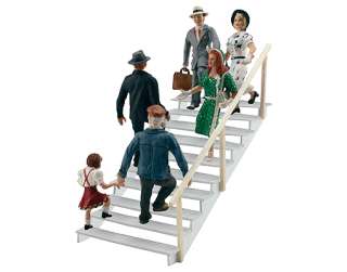 HO SCALE TRAIN WOODLAND SCENICS PEOPLE ON STAIRS FIGURES FOR TRAIN 
