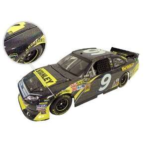 Marcos Ambrose 2011 Childrens Miracle Network 1/24 Nascar Diecast 