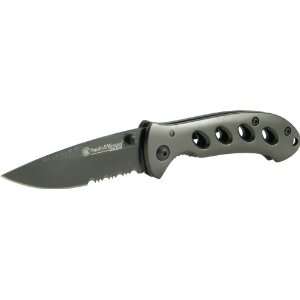 Smith & Wesson SW422S Small Oasis Titanium Finish Stainless Blade And 
