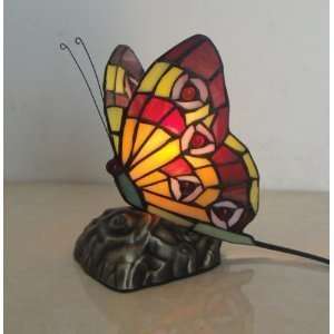  Tiffany Style Table Light   Charm Butterfly Shaped Shade 