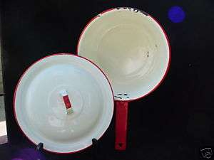 VINTAGE RED AND WHITE ENAMELWARE POT/SAUCEPAN W/LID  