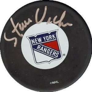  Steve Vickers autographed Hockey Puck (New York Rangers 
