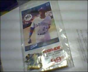 ken griffey jr 1990 red apple card and pin  