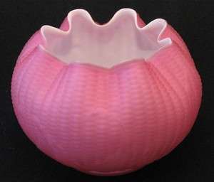 Fenton satin pink overlay MAIZE art glass rose bowl,7d  