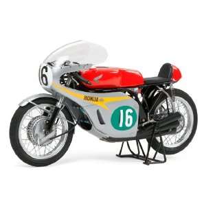  1966 Honda RC166 GP Racing Motorcycle (Plastic Models) Toys & Games