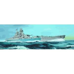   Models 1/700 French Navy Richelieu Battleship 1946 Kit Toys & Games