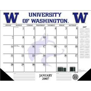  University of Washington Huskies NCAA 2007 Office Desk Calendar 