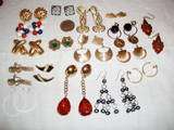 Vintage Costume Jewelry Lot 280 pcs. Box Necklace Earrings Pins 
