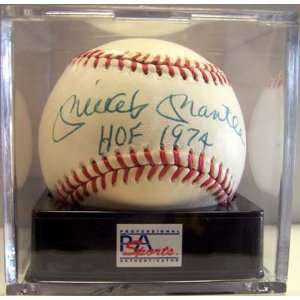 Signed Mickey Mantle Baseball   HOF 1974 AL PSA DNA #E30810 Graded 7 5