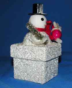 RARE VTG SQUARE SNOWMAN 1950 MACHE CANDY CONTAINER HOLDING LITTLE GIRL 