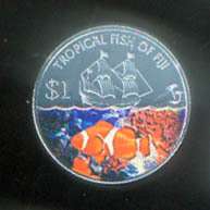 STUNNING COLOR FIJI UNC CLOWN FISH COIN ISSUED in 2009 with SAILING 