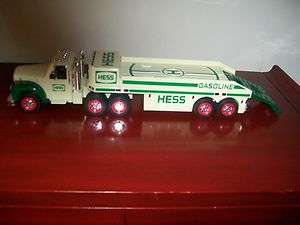Hess Toy Tow Truck With Battery Operated Lights 2002  