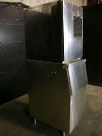 Hoshizaki KDM 450 MAB ice machine & B300SB bin  