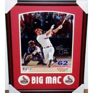 Mark McGwire Autographed Picture   HR62 Framed 16x20 STEINER LTD 1 250 