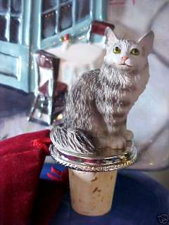 CAT SHORT HAIR SILVER MAINE COON WINE STOPPER  